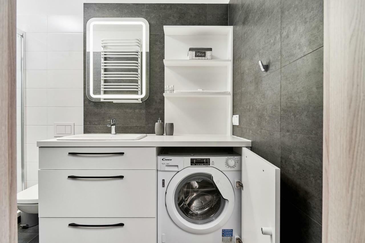 Apartment Swistackiego With Free Garage Wroclaw By Renters Dış mekan fotoğraf